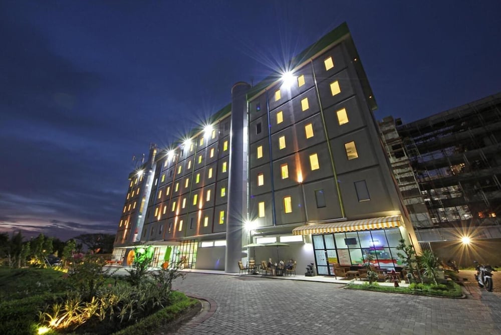 Treepark Hotel Jakarta Airport 2/30