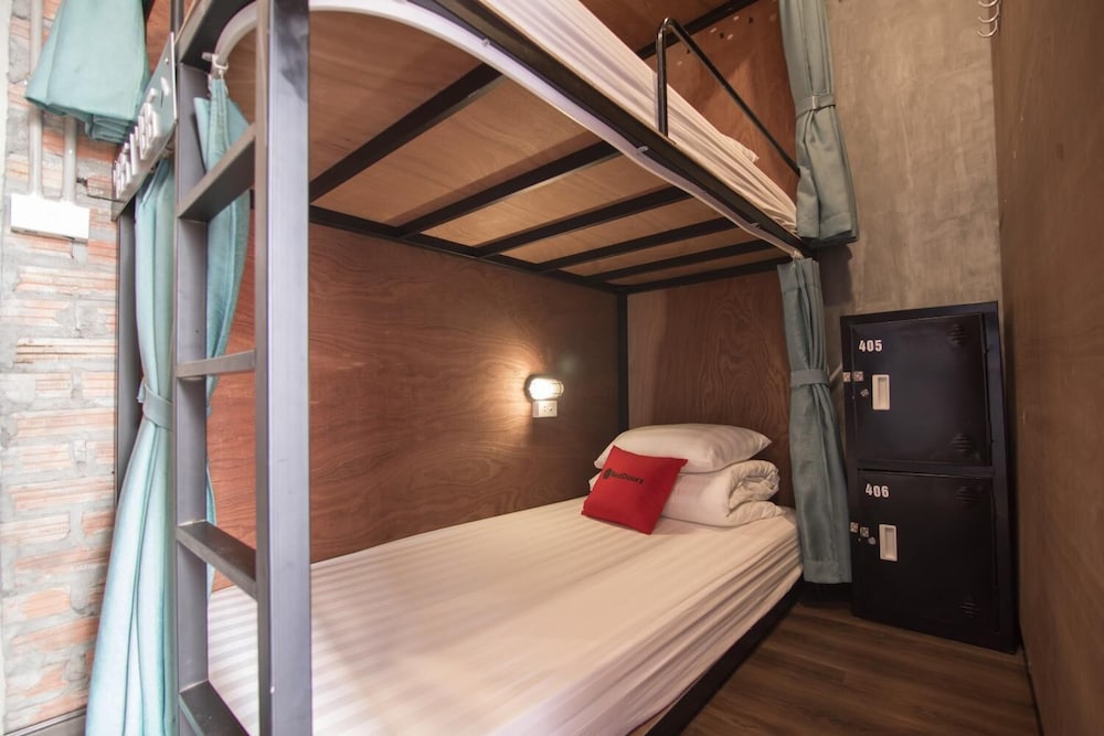 Soft Pillow Hostel - Adults Only 13/45