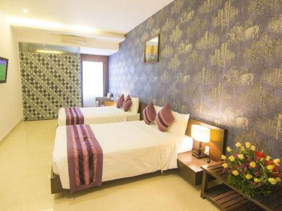 Room, Quadruple