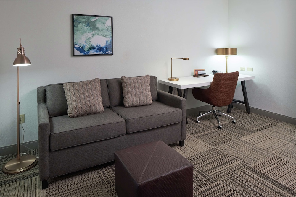 Hilton Garden Inn Evansville 30/50