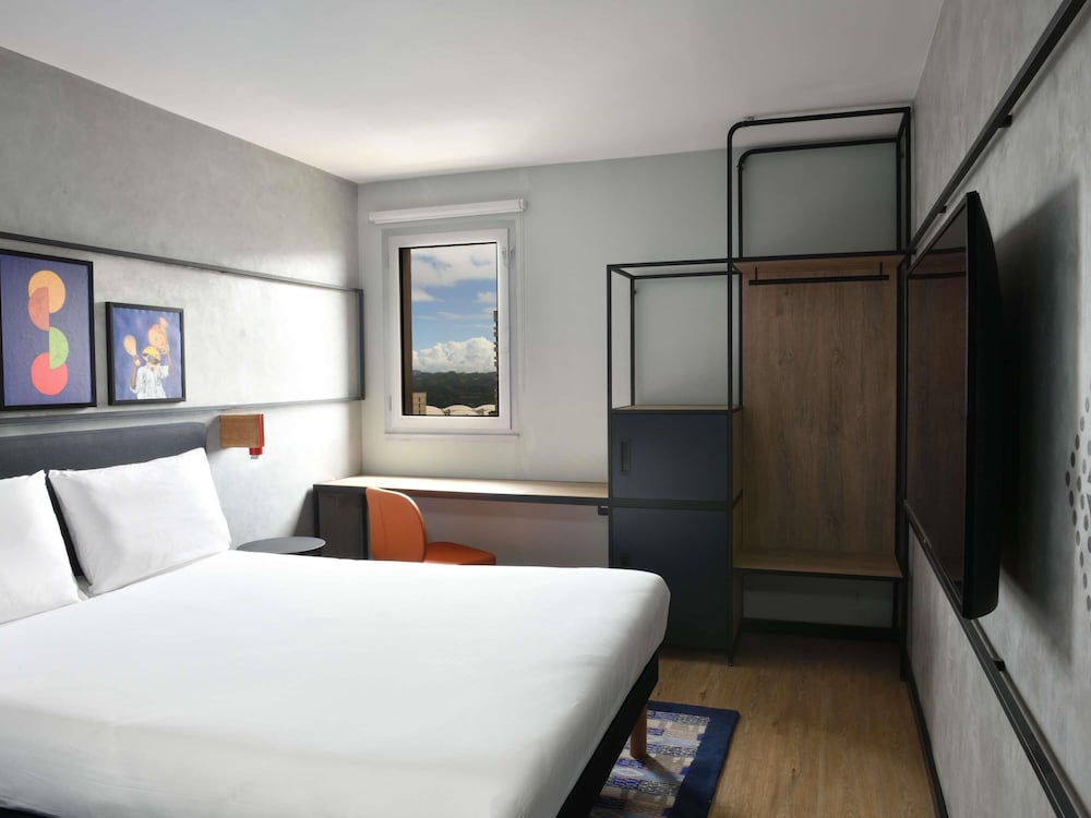 RENOVATED, STANDARD, DOUBLE BED