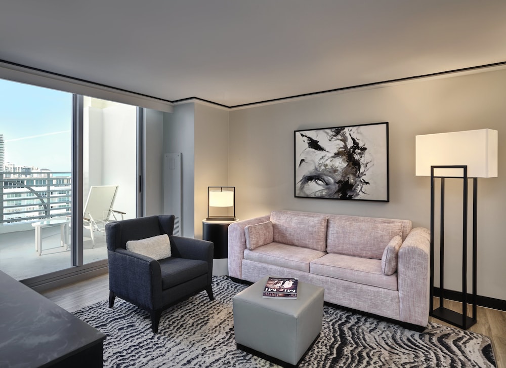 Loews Miami Beach Hotel – South Beach 43/78