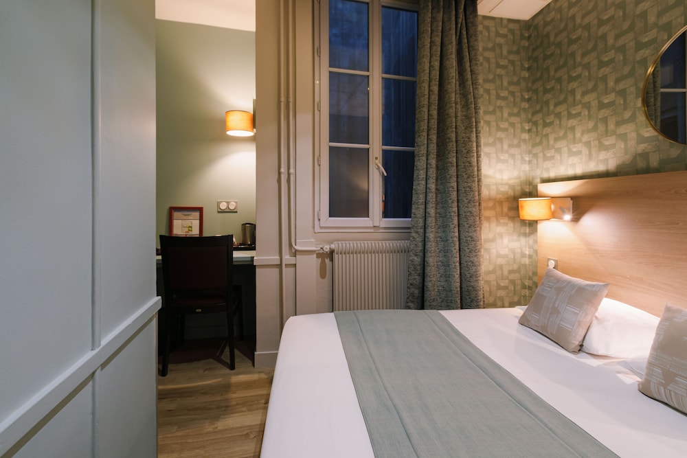 Hotel Du Dauphin 24/55