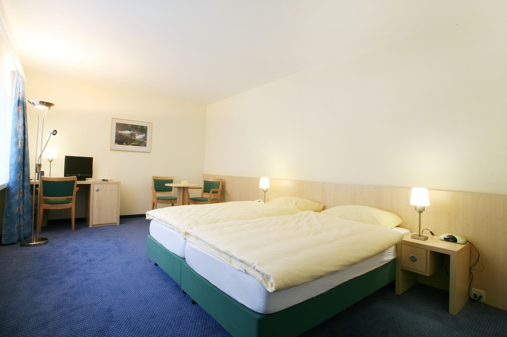 Central Hotel Post 15/57