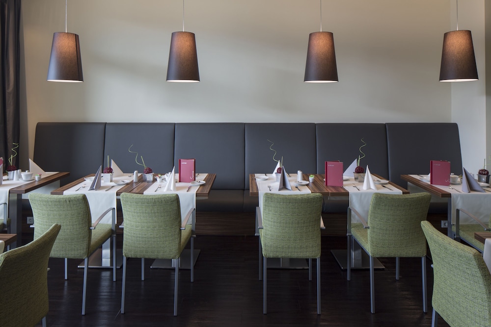 AUSTRIA TREND HOTEL DOPPIO 64/70
