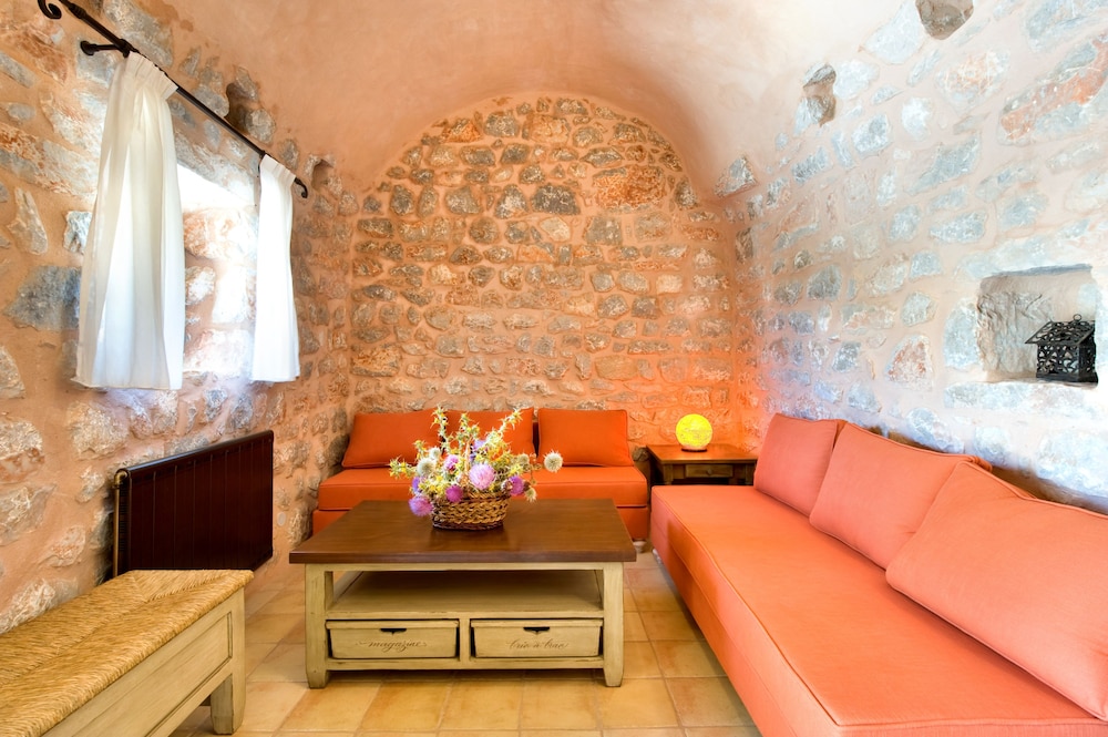 Arapakis Historic Castle 28/50