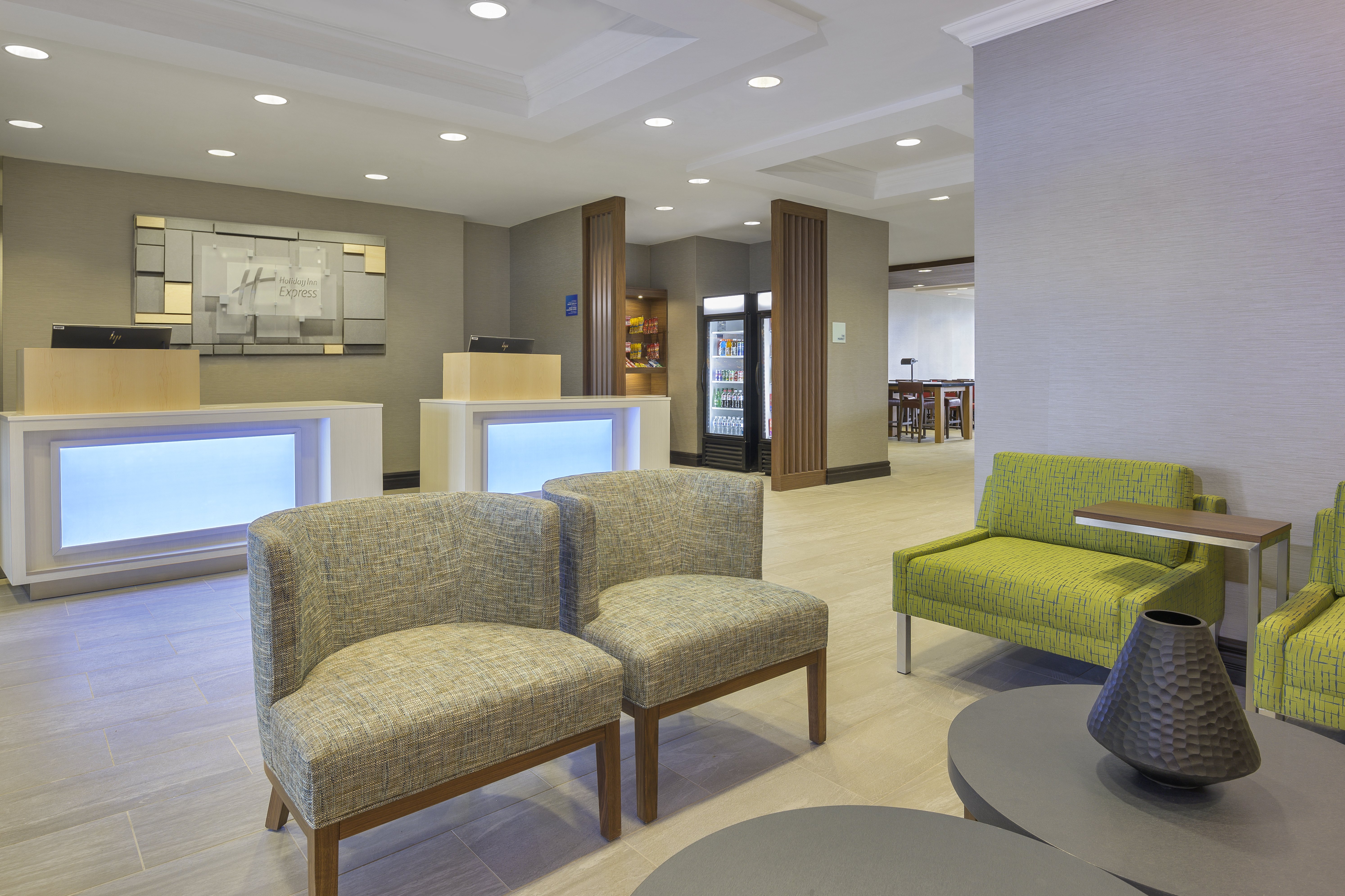 Holiday Inn Express Hotel Suites North Bay 57/75