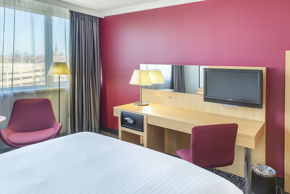 Mercure Northampton 12/63