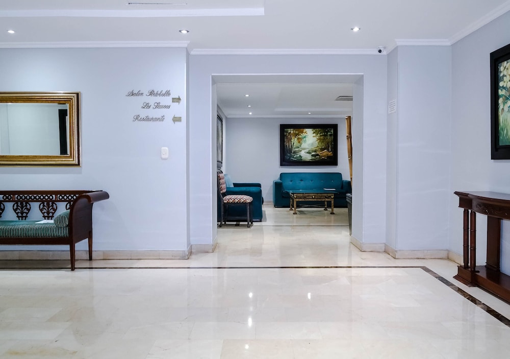 HOTEL INTERNACIONAL LA TRIADA 8/65
