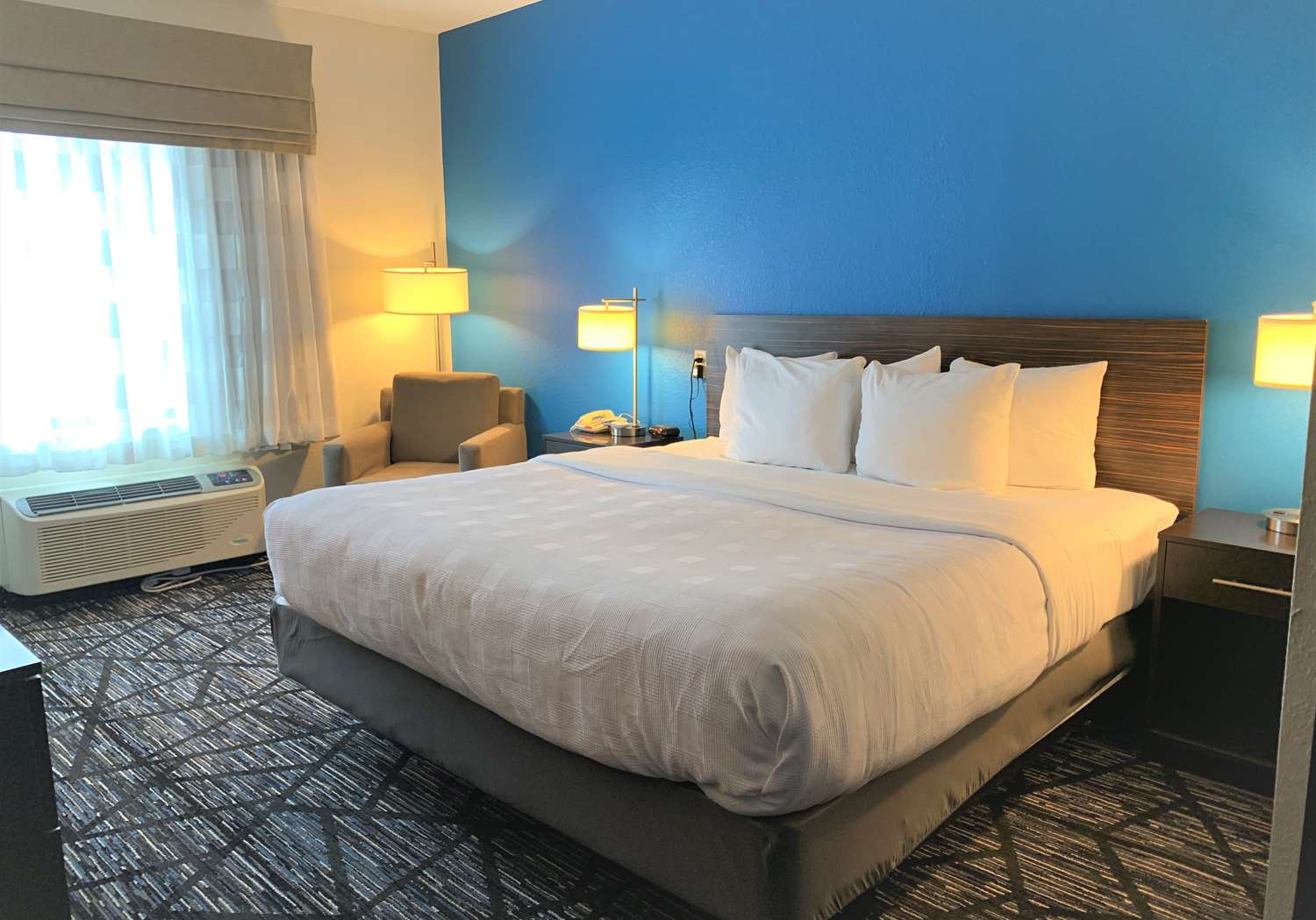 غرفة بسرير كينج، SureStay by Best Western Cambridge 2/3
