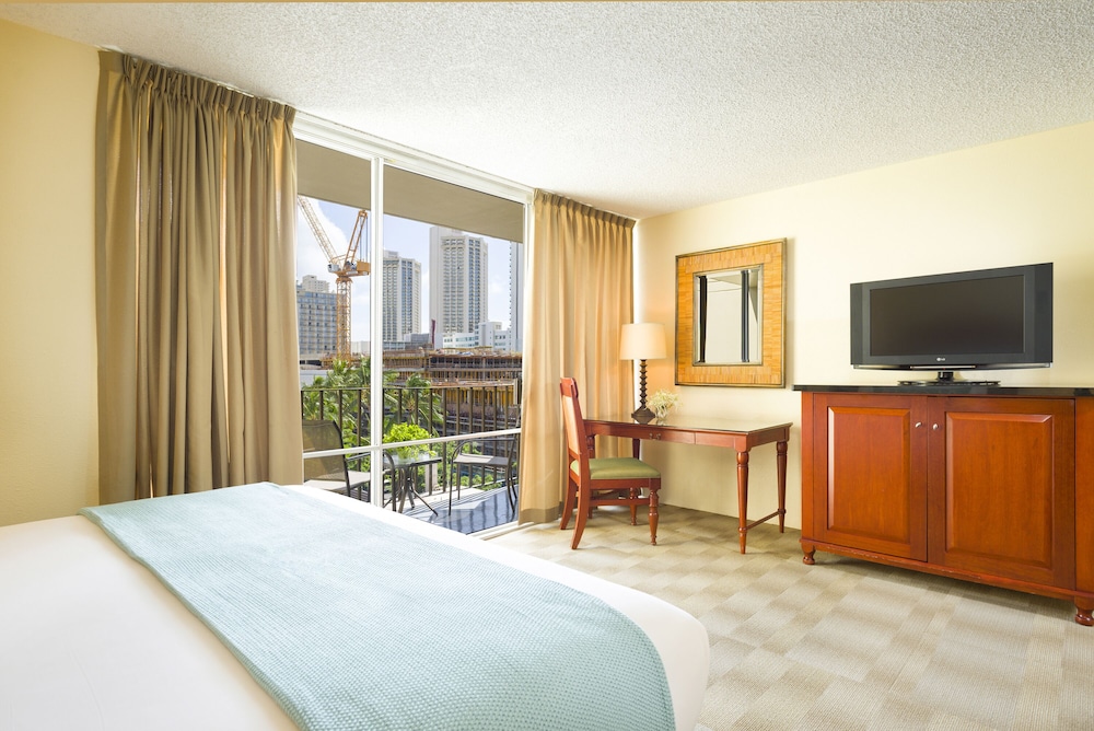 Ohia Waikiki Studio Suites 41/99
