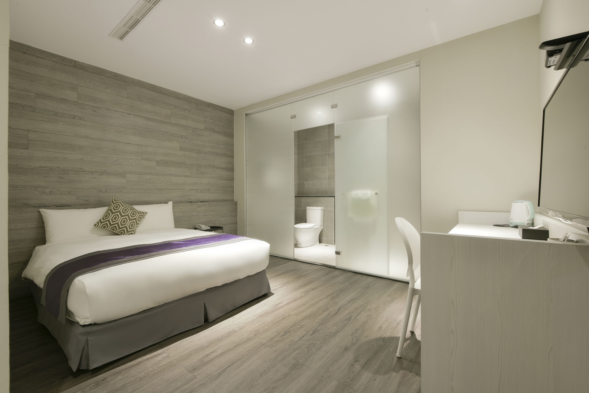 STANDARD, DOUBLE BED