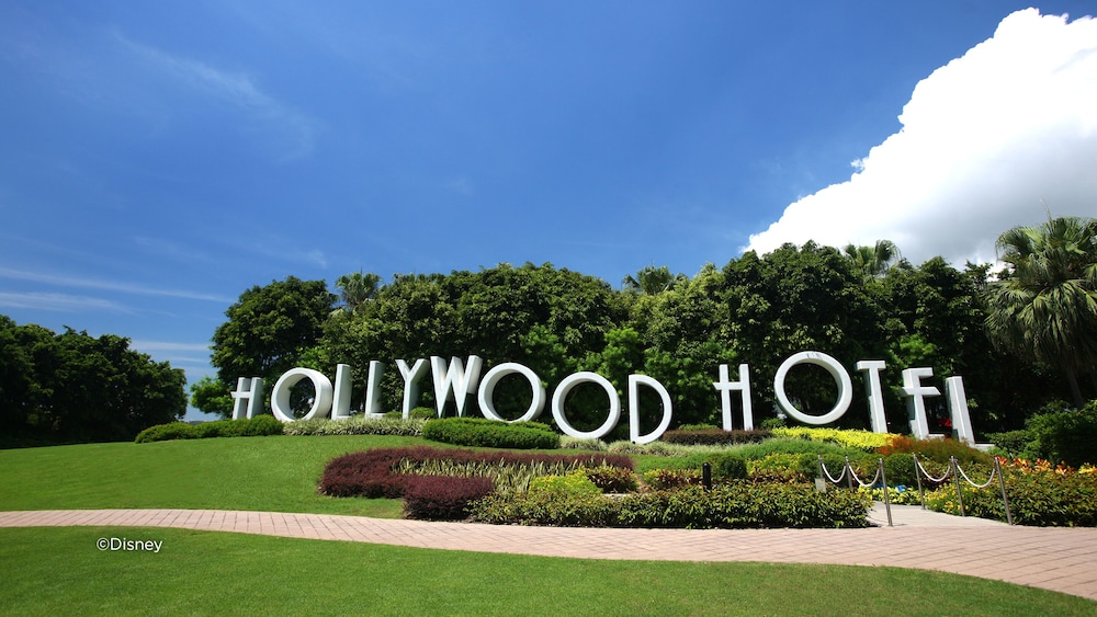 Disneys Hollywood Hotel 63/64