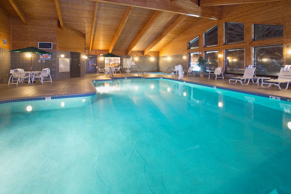Cobblestone Hotel & Suites - Wisconsin Rapids 2/31