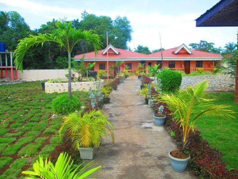 Golden Sam Resort 40/43