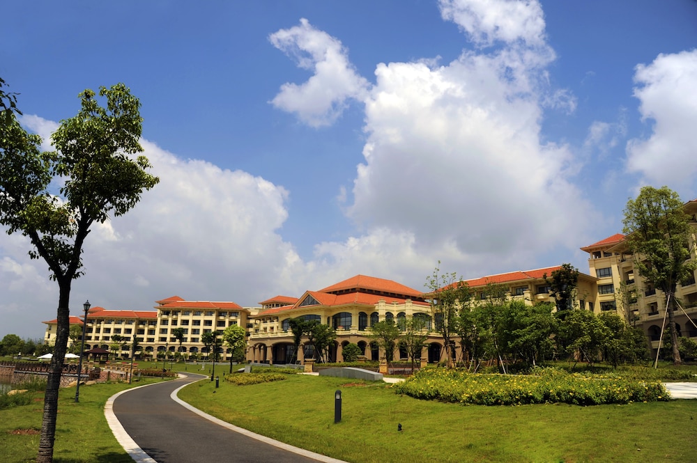 Yourworld International Conference Center 48/50