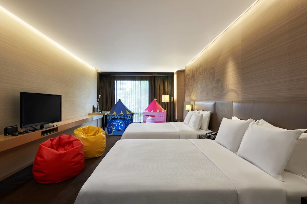 Paradox Bangkok 11/54