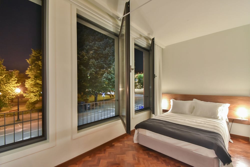 DELUXE, DOUBLE BED, GARDEN VIEW