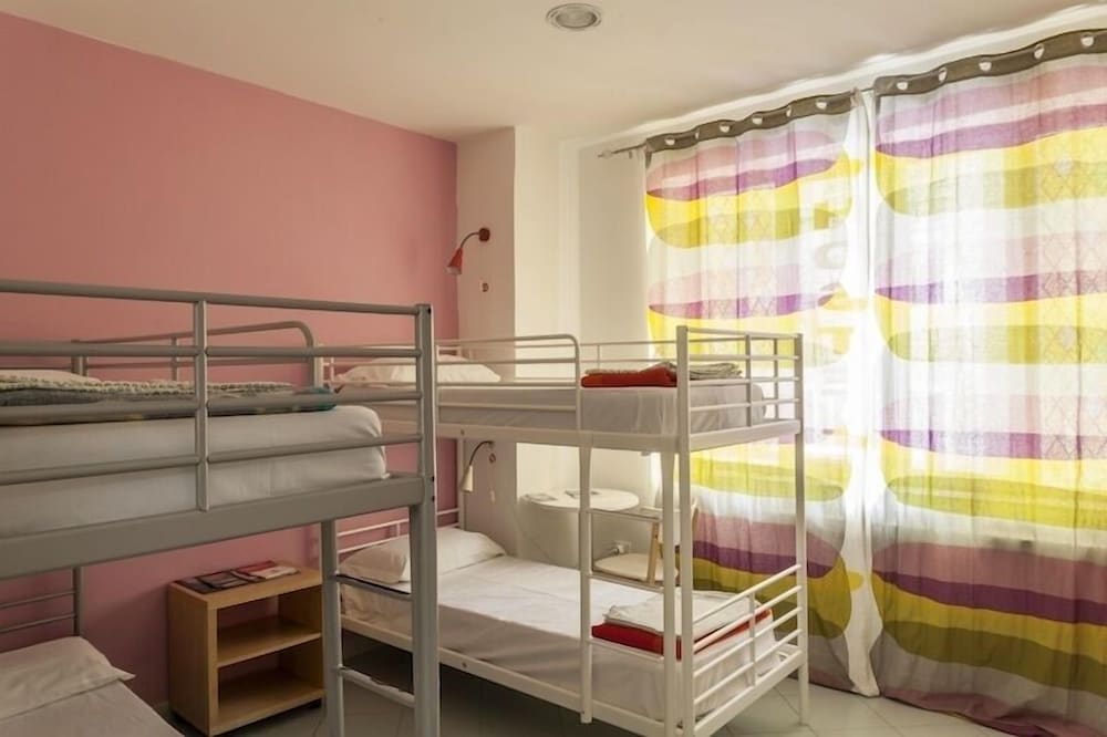 Hostel Of The Sun 56/66