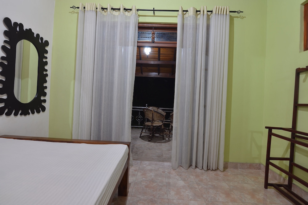 Binara Home Stay -Tourist Lodge 20/35