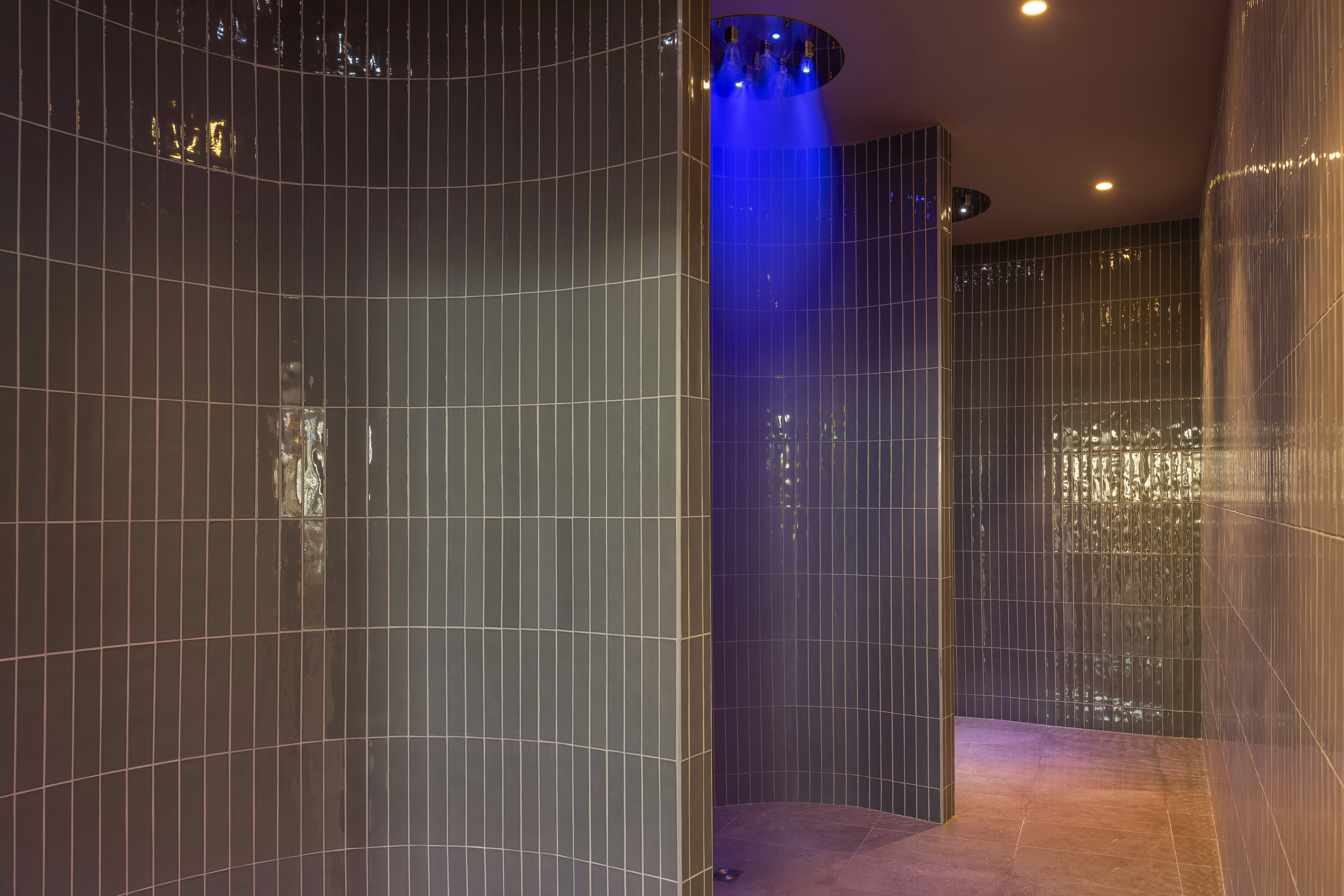 Marina Bay Riviera Hotel, Curio Collection by Hilton 22/54