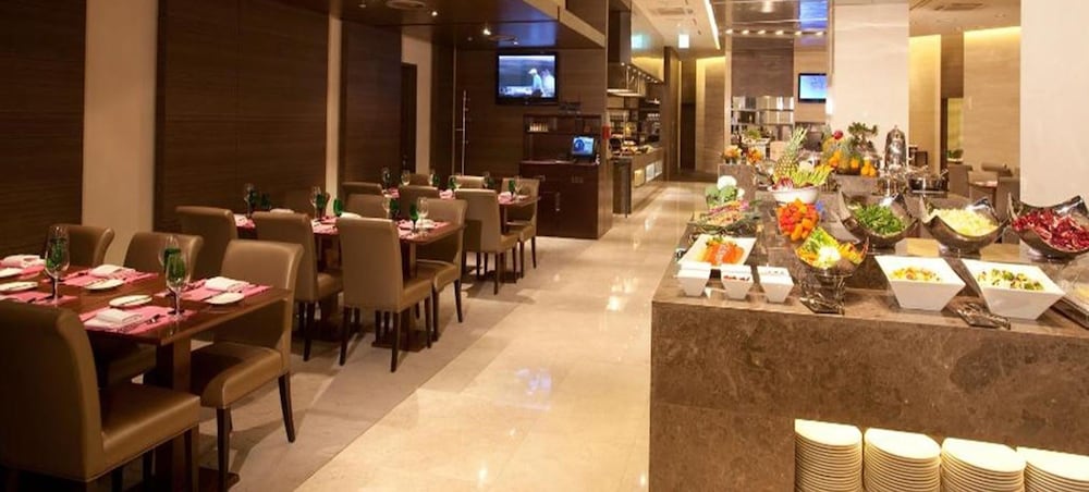 LOTTE CITY HOTEL MAPO 33/40