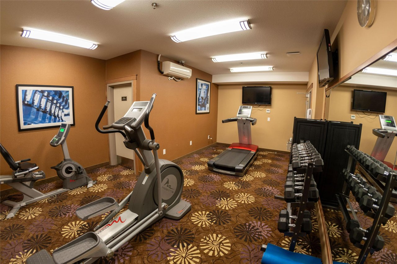 Best Western Plus Rose Country Hotel 15/18