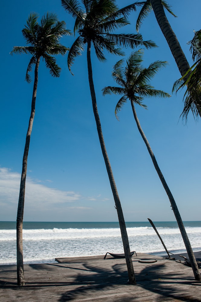 Most Exotic Beachfront Villa Keong 62/67
