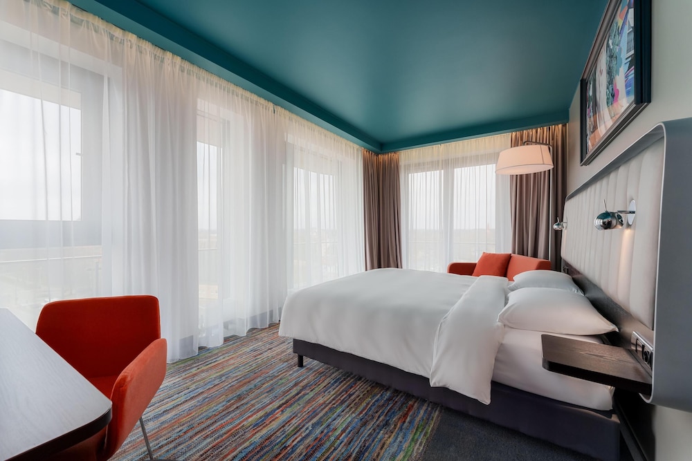 غرفة سوبيريور بسرير كينج بشرفة، PARK INN BY RADISSON RIGA VALDEMARA 8/10
