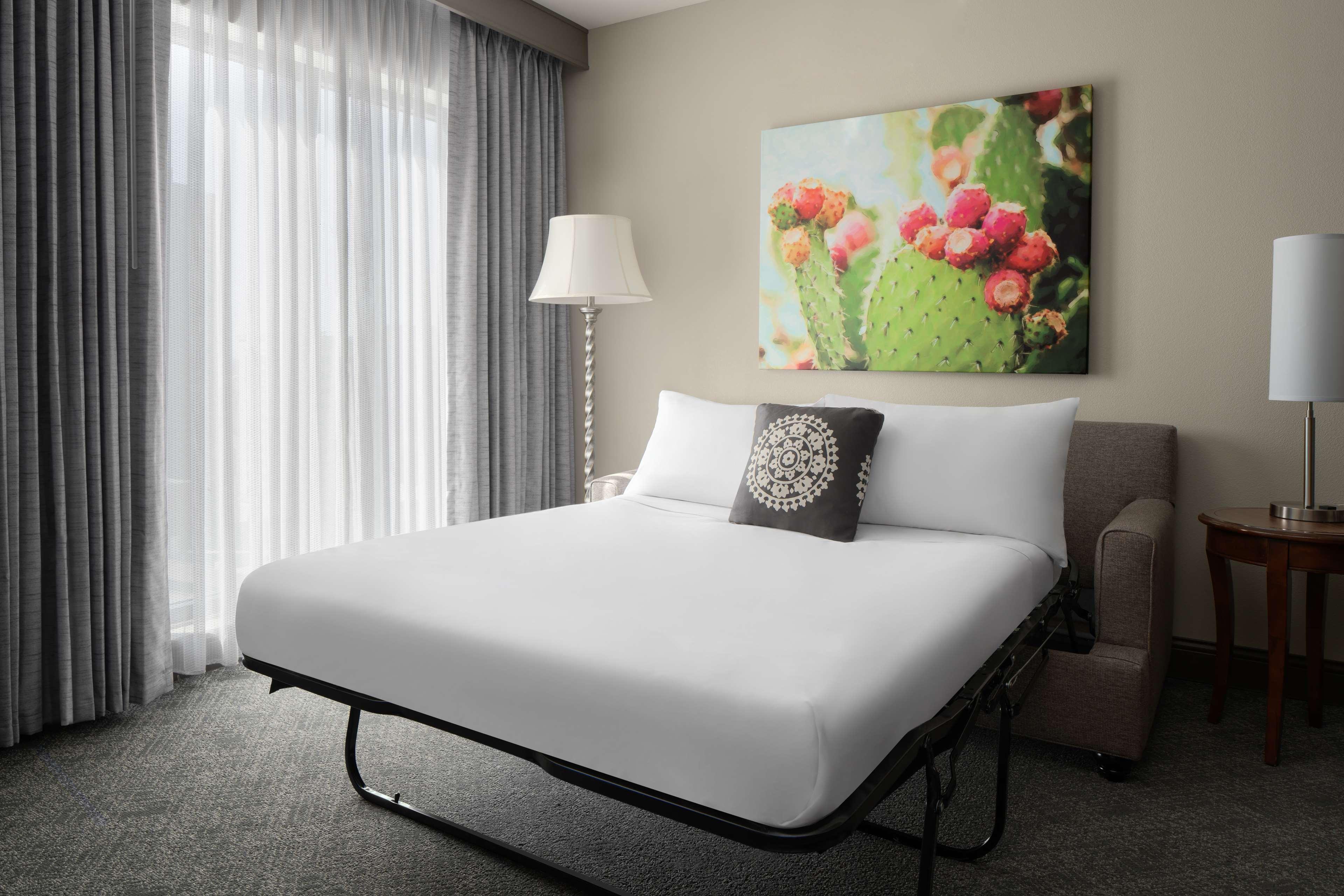 2 ROOMS, SUITE, KING BED, RIVER VIEW