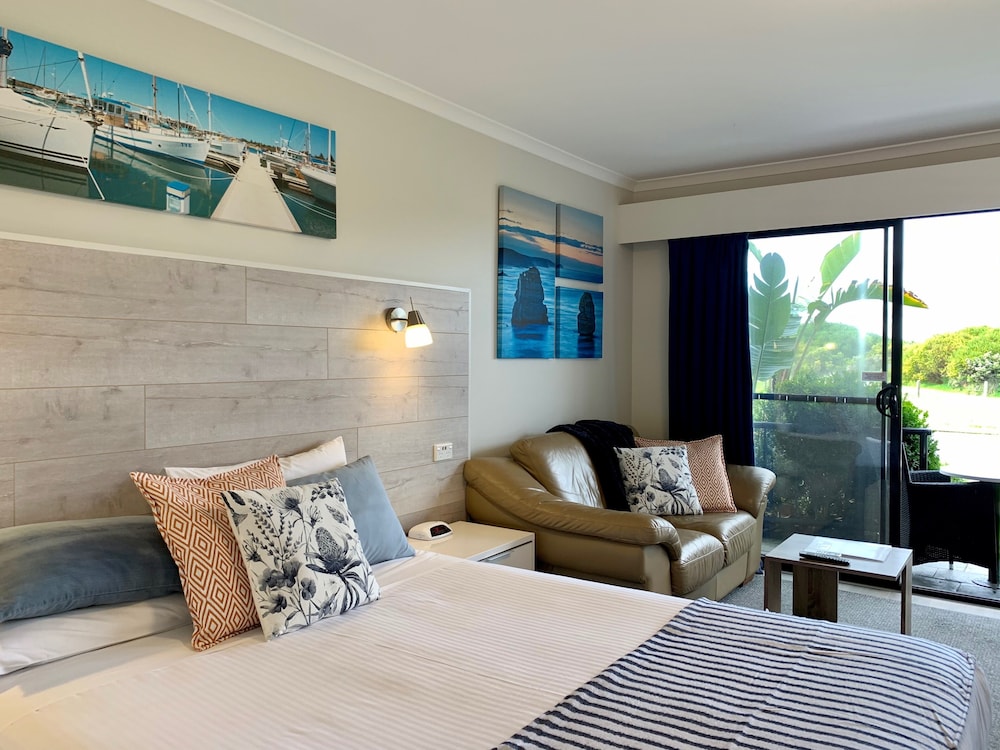 Apollo Bay Waterfront Motor Inn 32/80