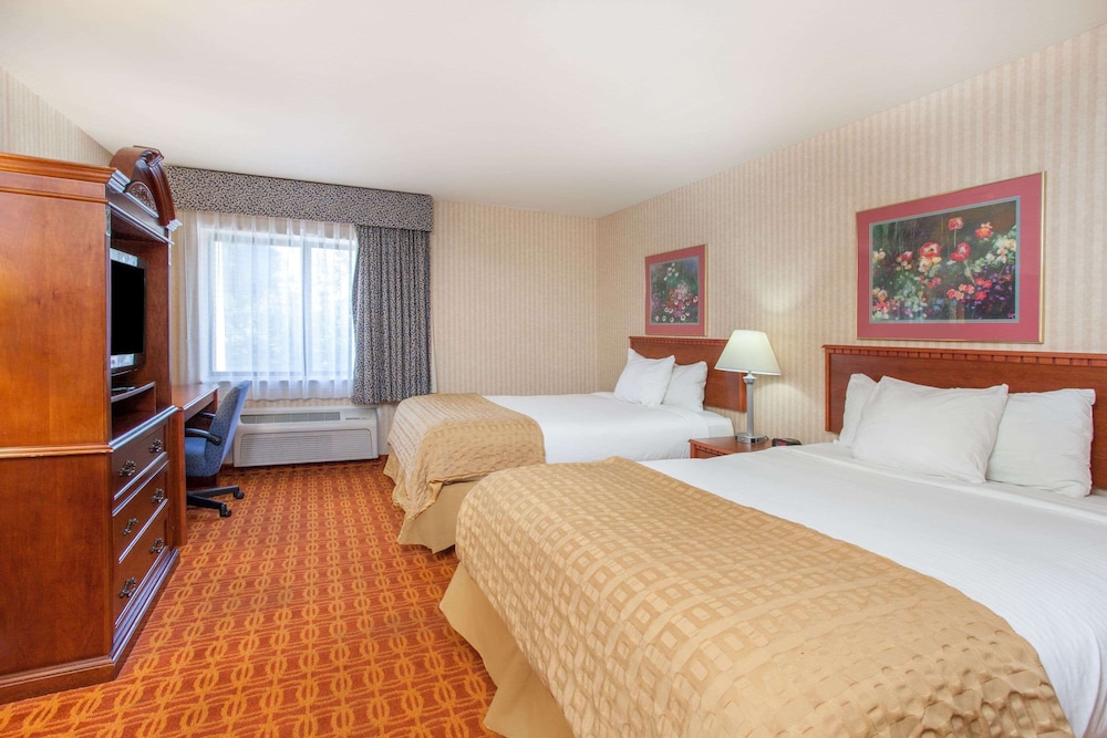 Baymont By Wyndham Detroit/Roseville 10/23