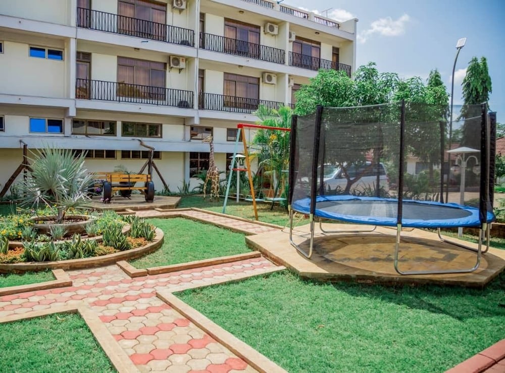 Kilimanjaro Crane Hotel 36/45