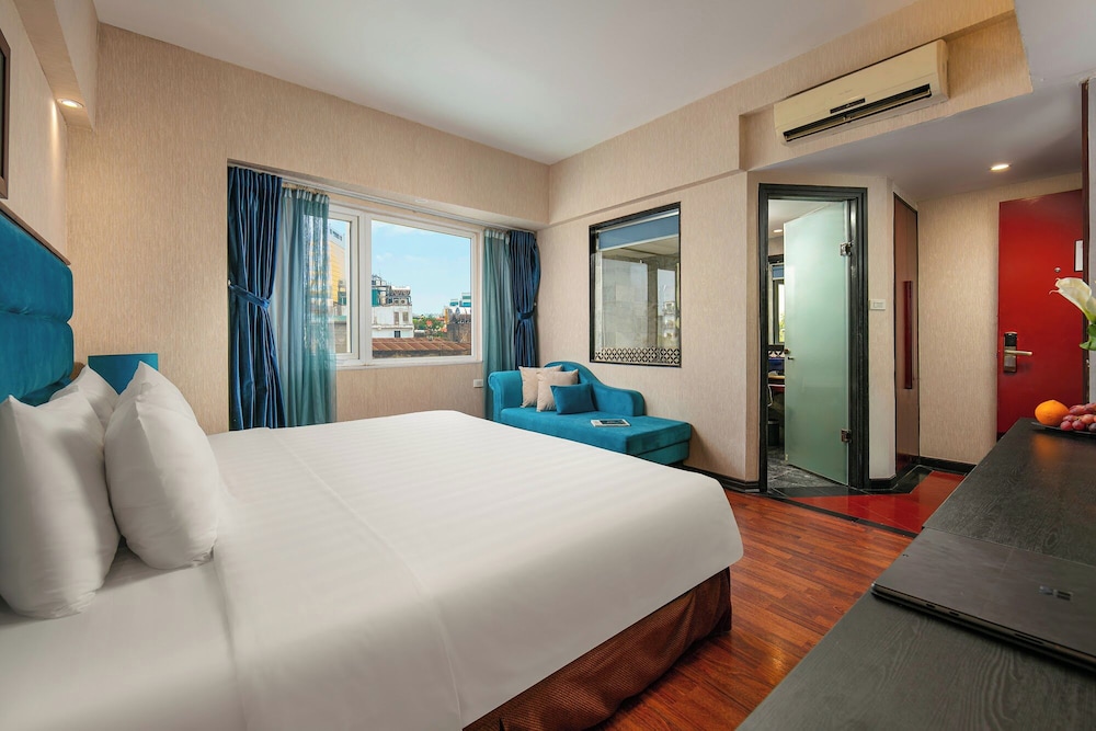 EXECUTIVE, DOUBLE OR TWIN BED