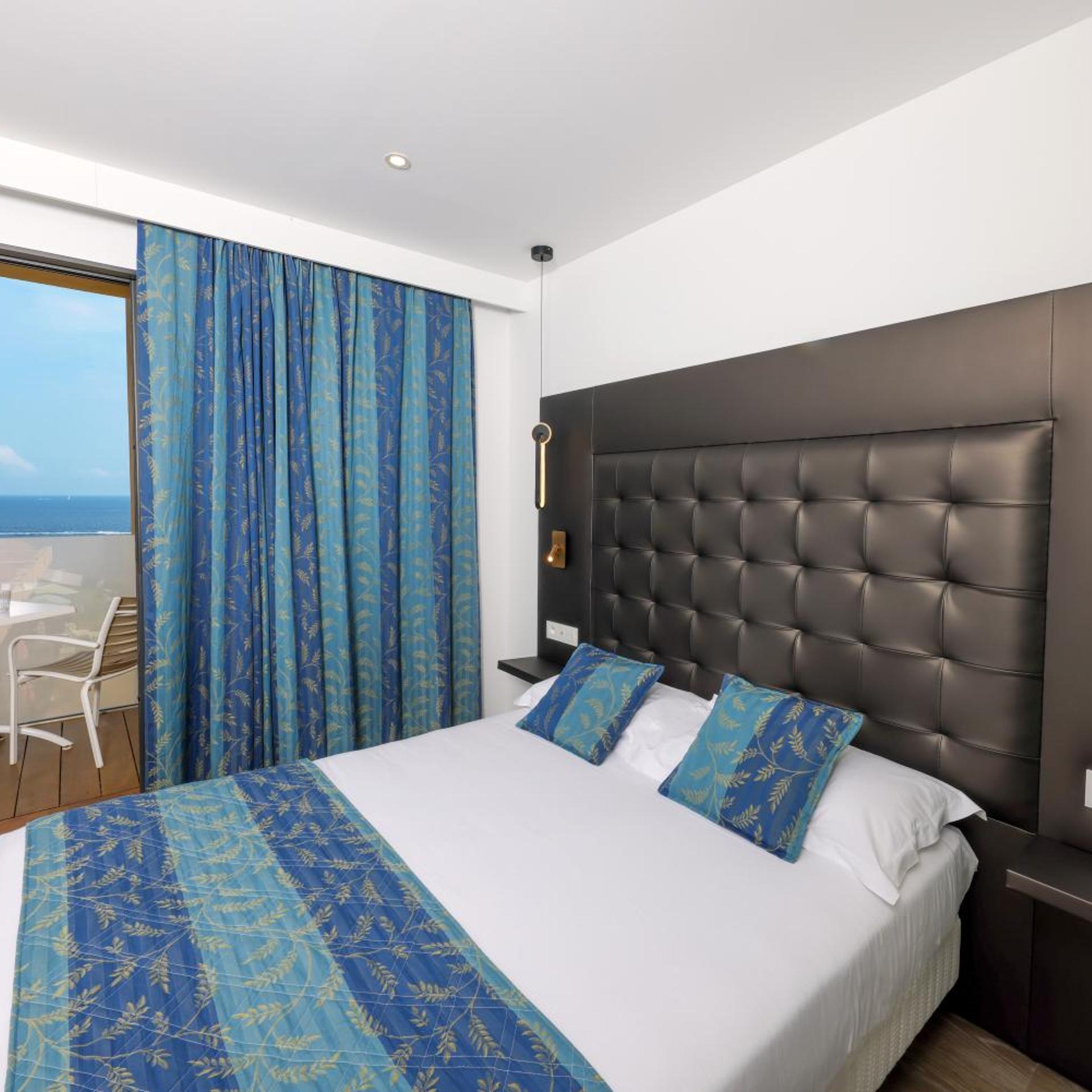 Superior, Double Bed, Sea Front, Sea View، Hotel Saint Christophe Calvi (ex Saint Christophe Corsica) 5/10