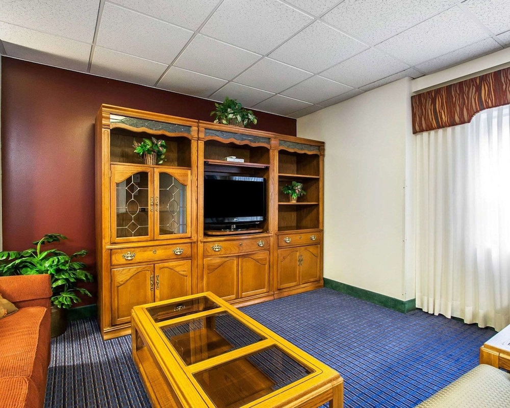 Clarion Inn Branson 51/72