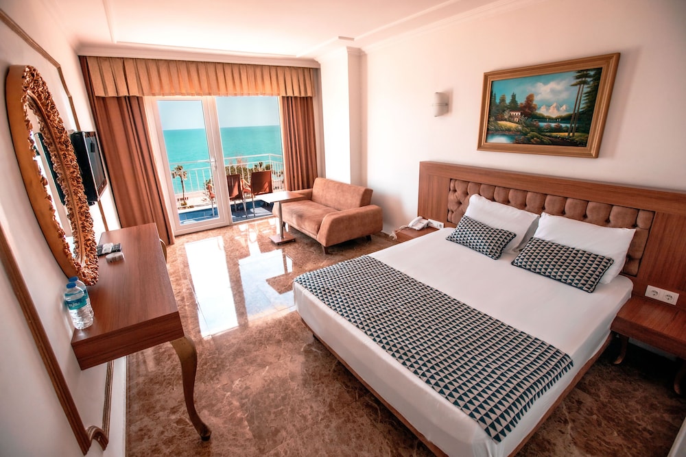 Kristal Beach Hotel 20/48