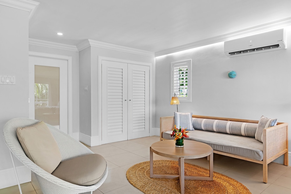 Couples Sans Souci - Adults Only 35/73