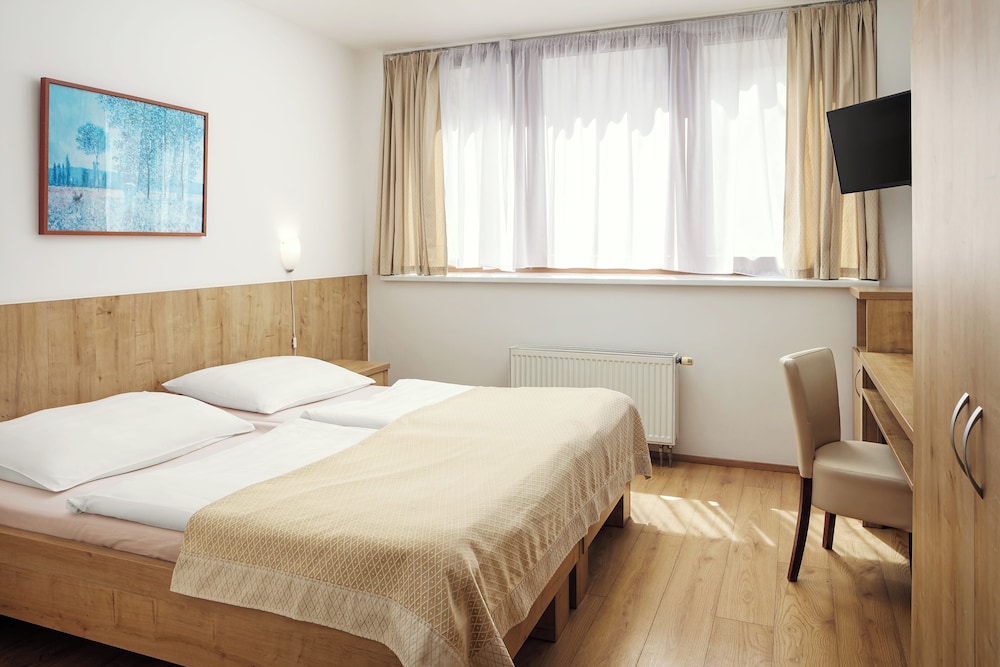 غرفة سوبيريور بسريرين منفصلين، Prague Centre Superior Hotel 2/5