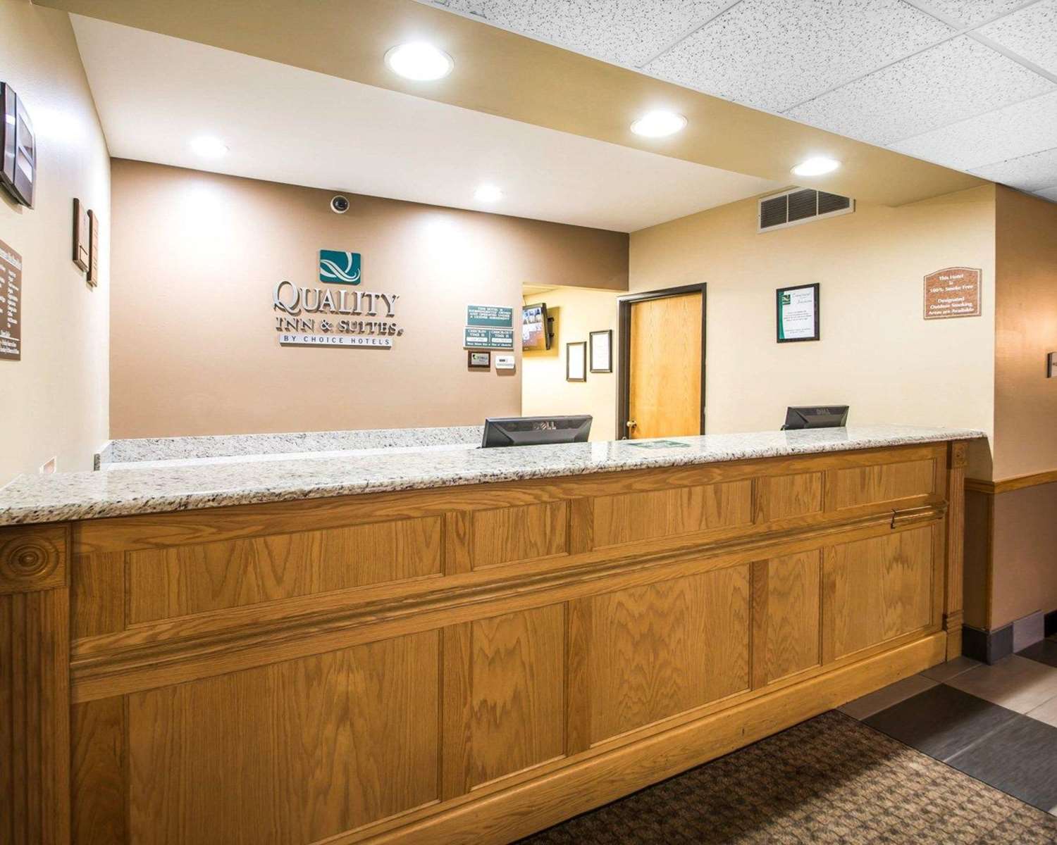 Quality Inn Mauston I-90 5/31