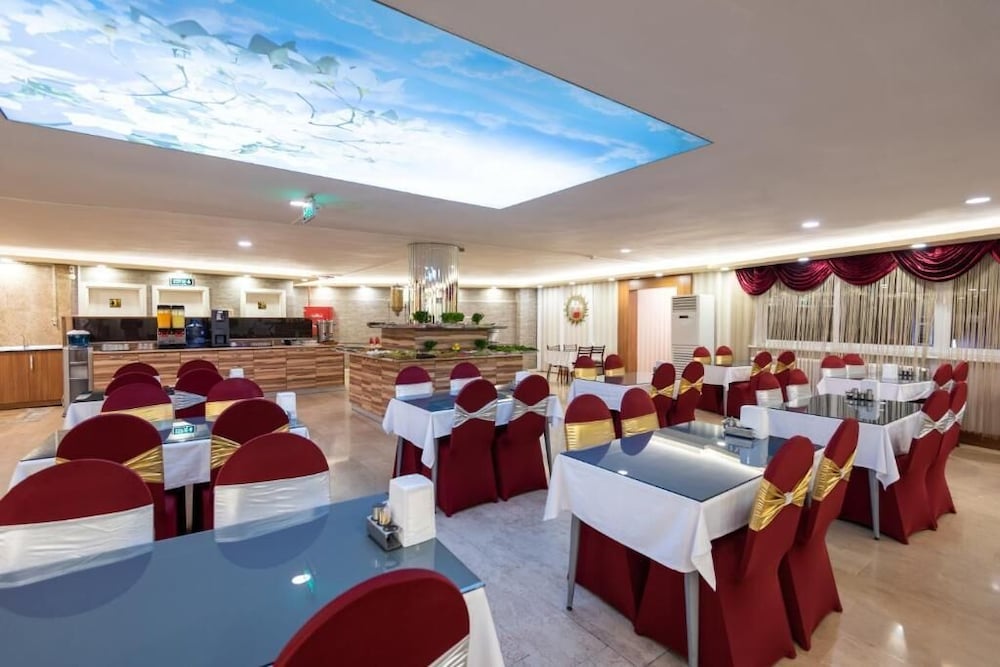 Dinar Hotel 41/43
