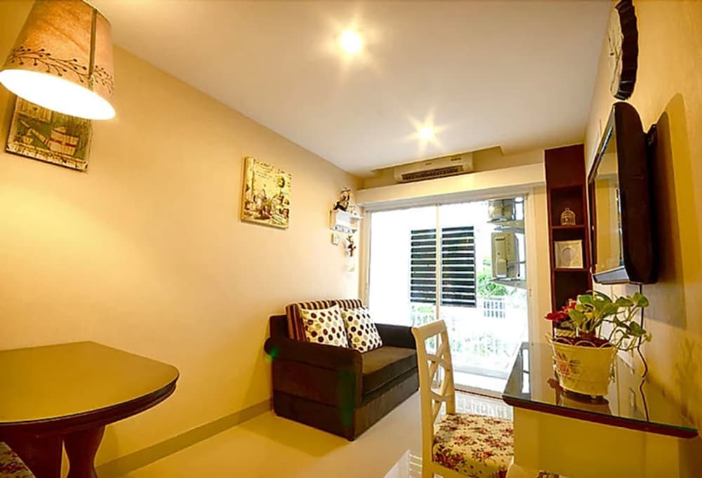 AT RESIDENCE SUVARNABHUMI 55/74