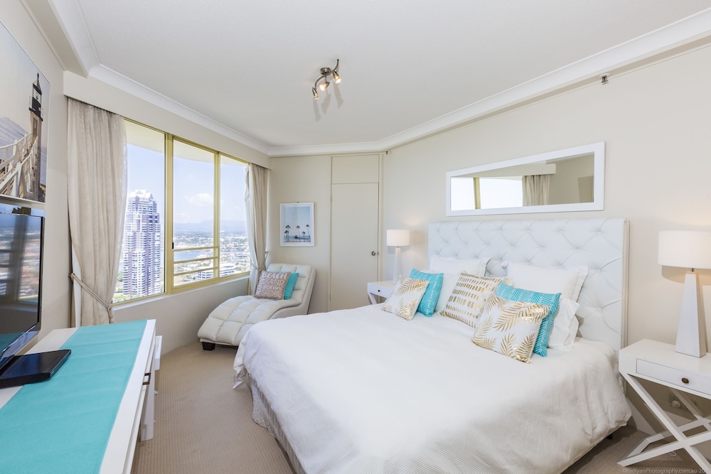 Contessa Condominiums 9/50