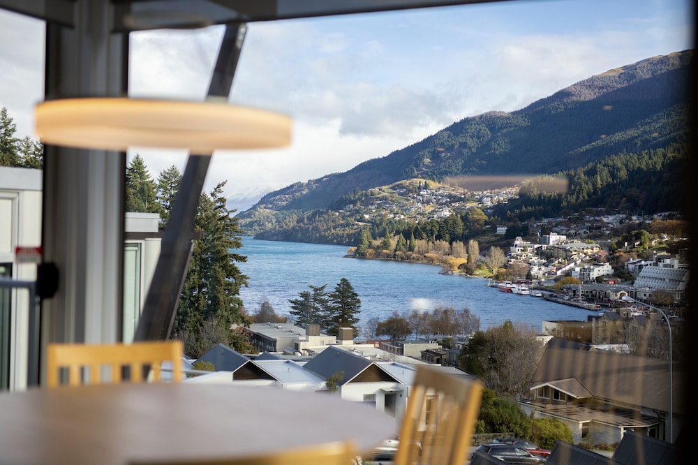 Scenic Suites Queenstown 12/57