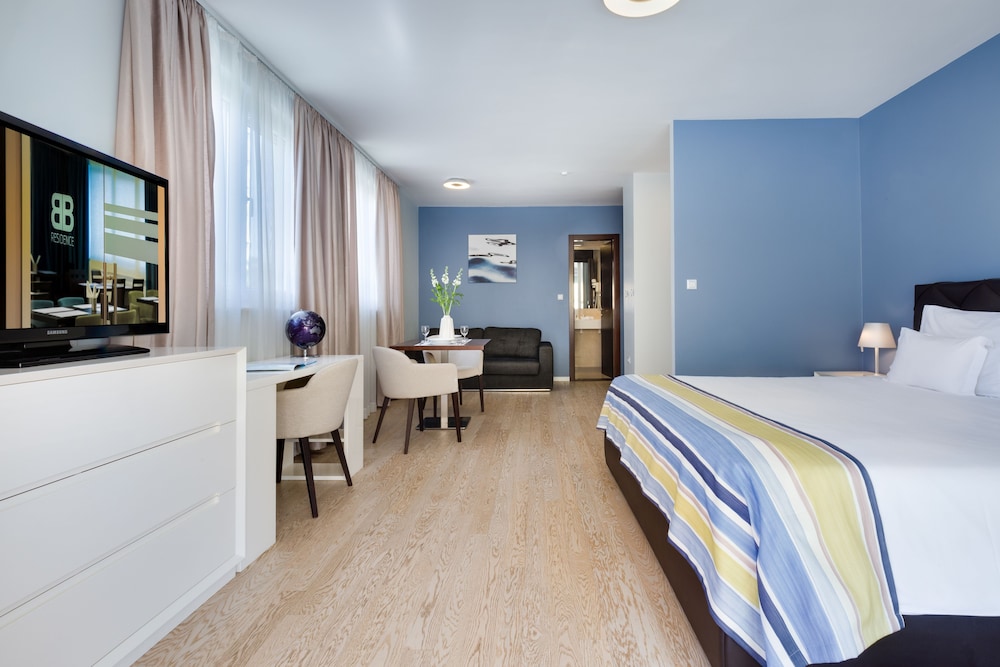 STUDIO, DOUBLE BED, SOFA, BALCONY