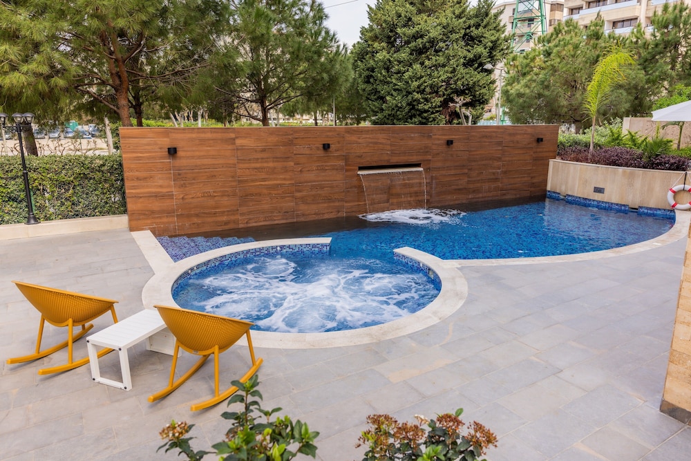 Le Grove Hotel, Jounieh 70/76