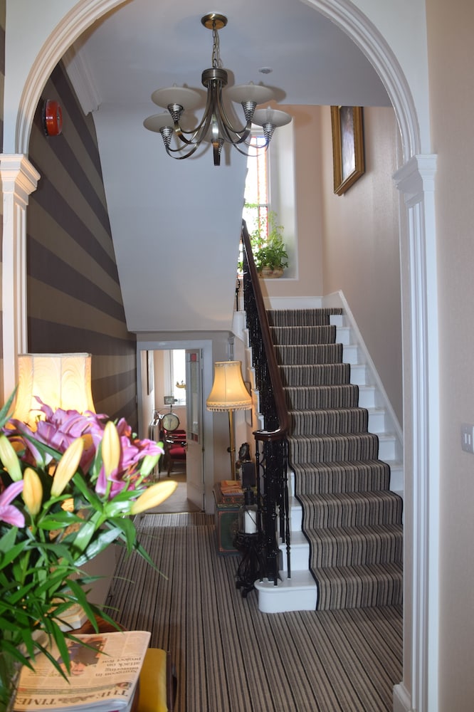 The Townhouse 9/46