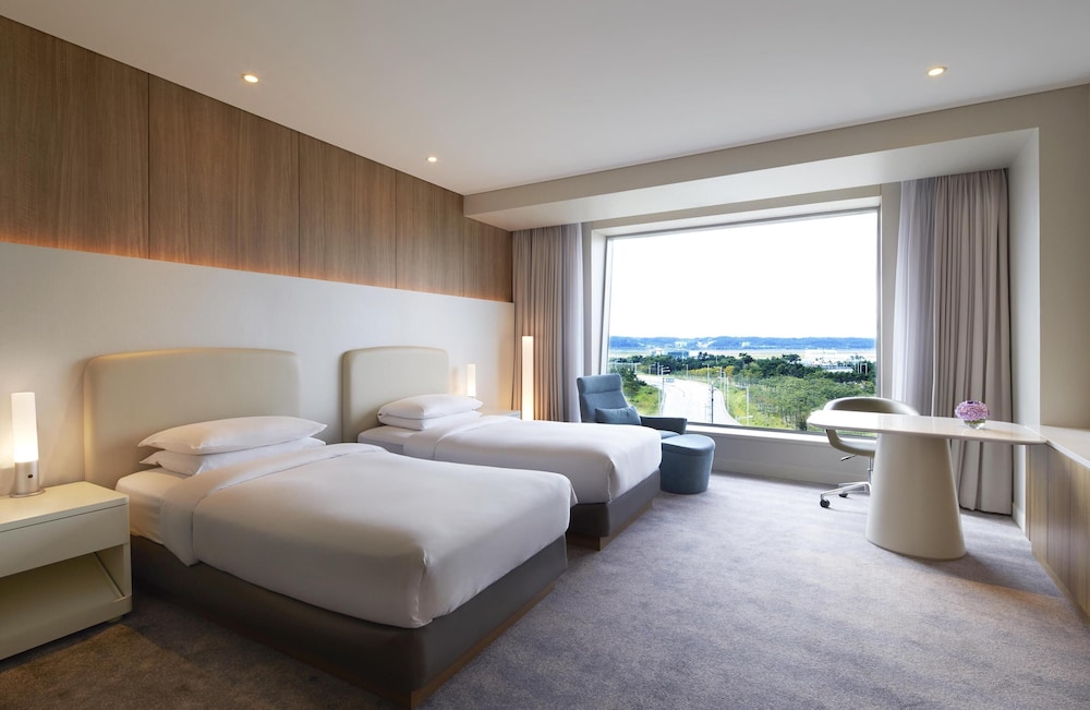 Deluxe, Twin Beds, West Tower