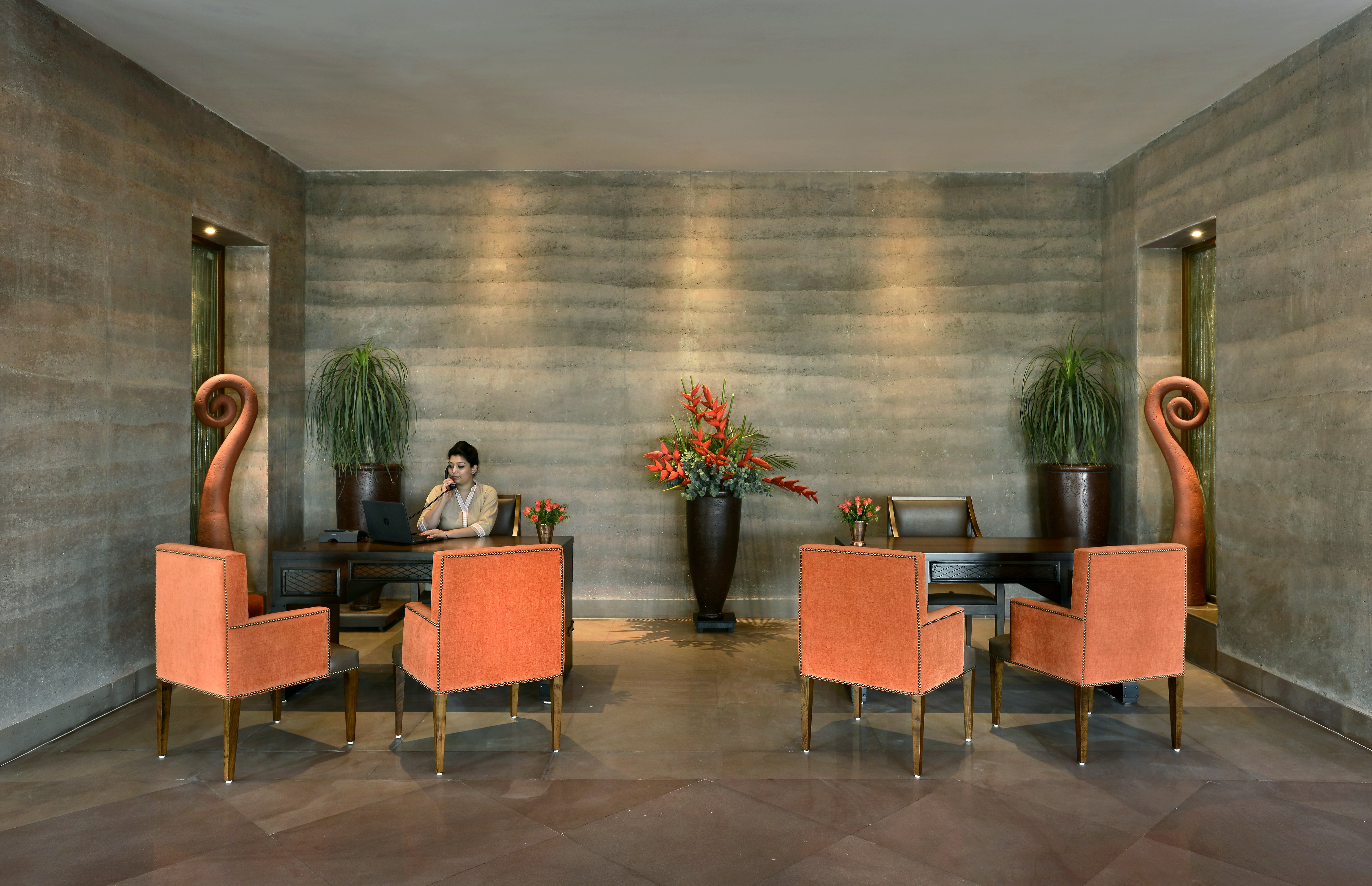 THE LALIT MANGAR 38/52