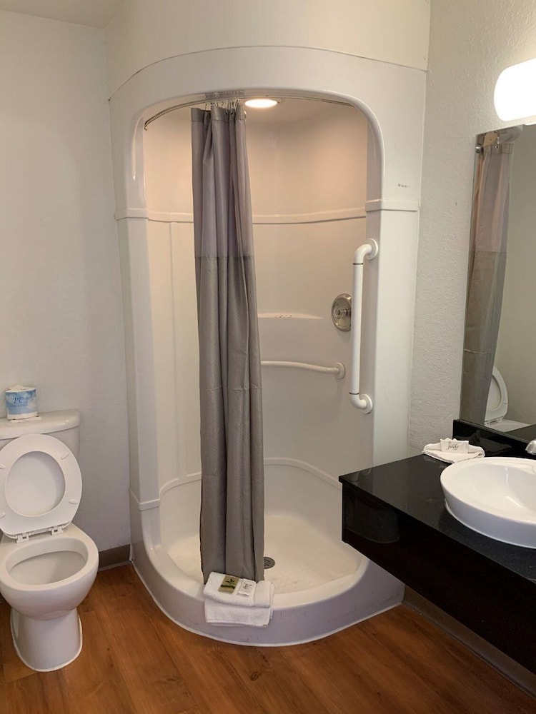 Vagabond Inn Sylmar (Ex Motel 6 Los Angeles) 12/13